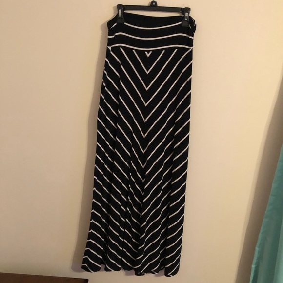 Merona Dresses & Skirts - Merona Maxi Skirt size Medium